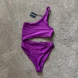 Skate Nicole one piece - Medium